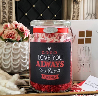 An example of a 
love jar
