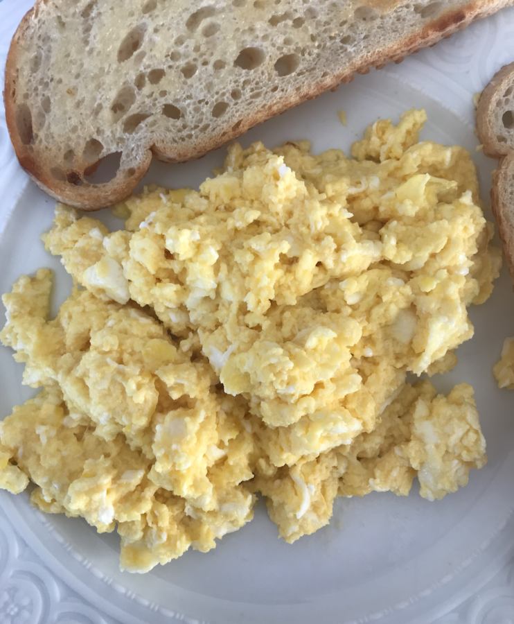 Home cooked eggs and toast are a great meal option for athletes. 