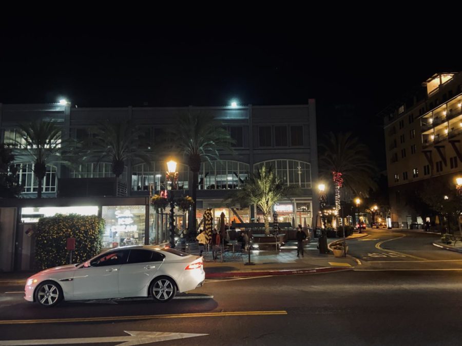 Santana Row's night life during the weekend. 